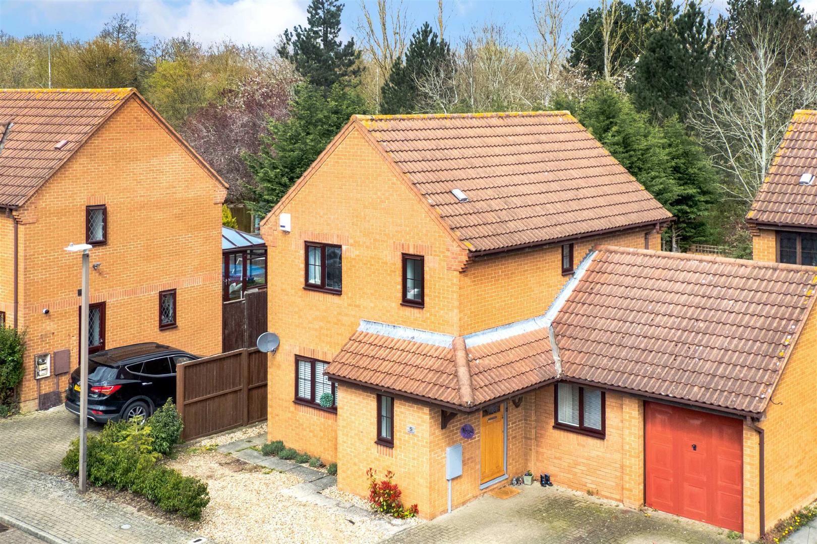 3 bed property in Cardwell Close, Milton Keynes